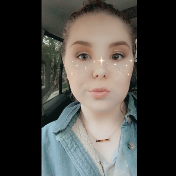 Meet your Posher, Alli - Picture 1 of 3